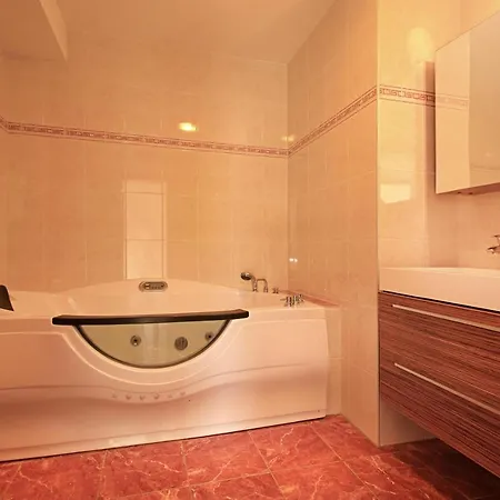 Chalet Zur Rose Apartment Berwang